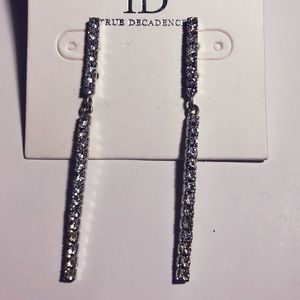 Cubic string earrings